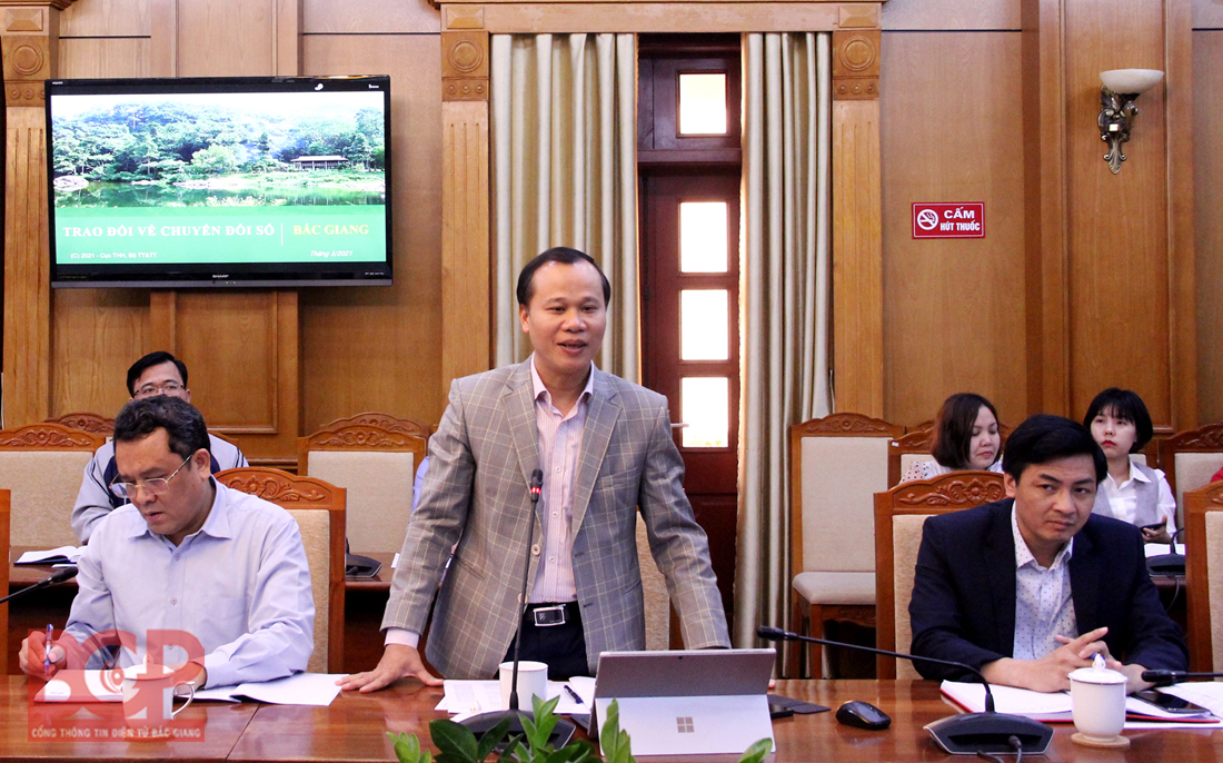 Phó Chủ tịch Thường trực UBND tỉnh Mai Sơn làm việc với Cục Tin học hoá, Bộ Thông tin và Truyền...