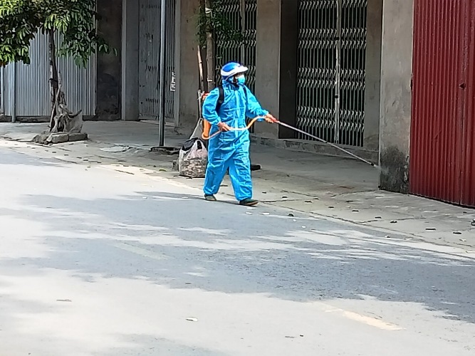Thượng Lan: phun khử khuẩn cho 19 khu dân cư bị phong tỏa, cách ly y tế