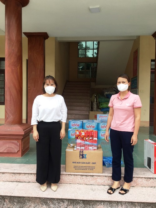 Hội LHPN các cấp huyện Việt Yên hỗ trợ, tặng quà các đối tượng khó khăn trong đại dịch Covid-19