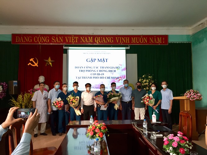 Gặp mặt đoàn công tác của Trung tâm Y tế Việt Yên chi viện thành phố Hồ Chí Minh chống dịch Covid-19