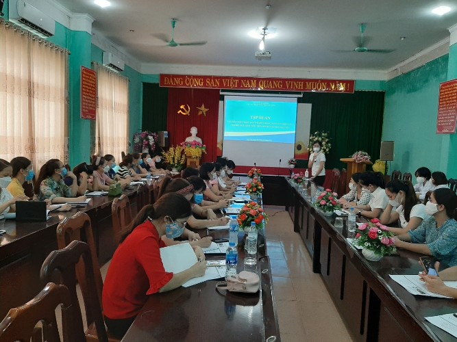 TTYT Việt Yên tập huấn lấy mẫu xét nghiệm và thực hiện test nhanh kháng nguyên SARS-CoV-2 cho...
