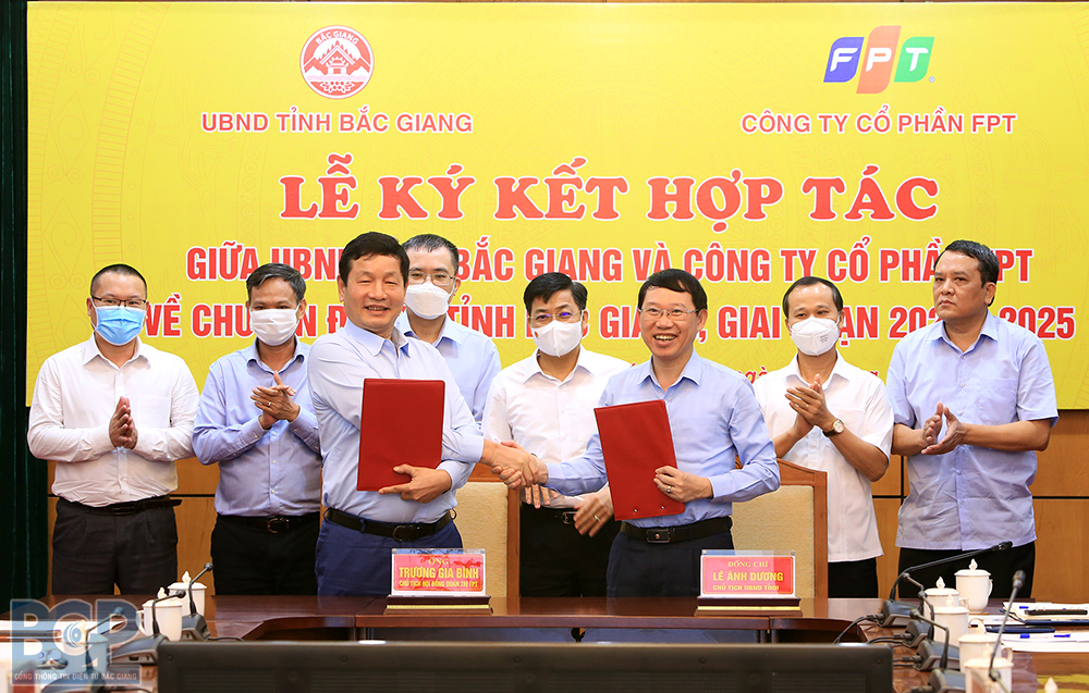 UBND tỉnh Bắc Giang và Công ty Cổ phần FPT ký kết hợp tác chuyển đổi số giai đoạn 2021 - 2025