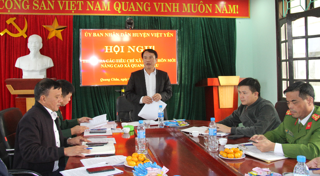 UBND huyện thẩm tra các tiêu chí nông thôn mới nâng cao của xã Quang Châu