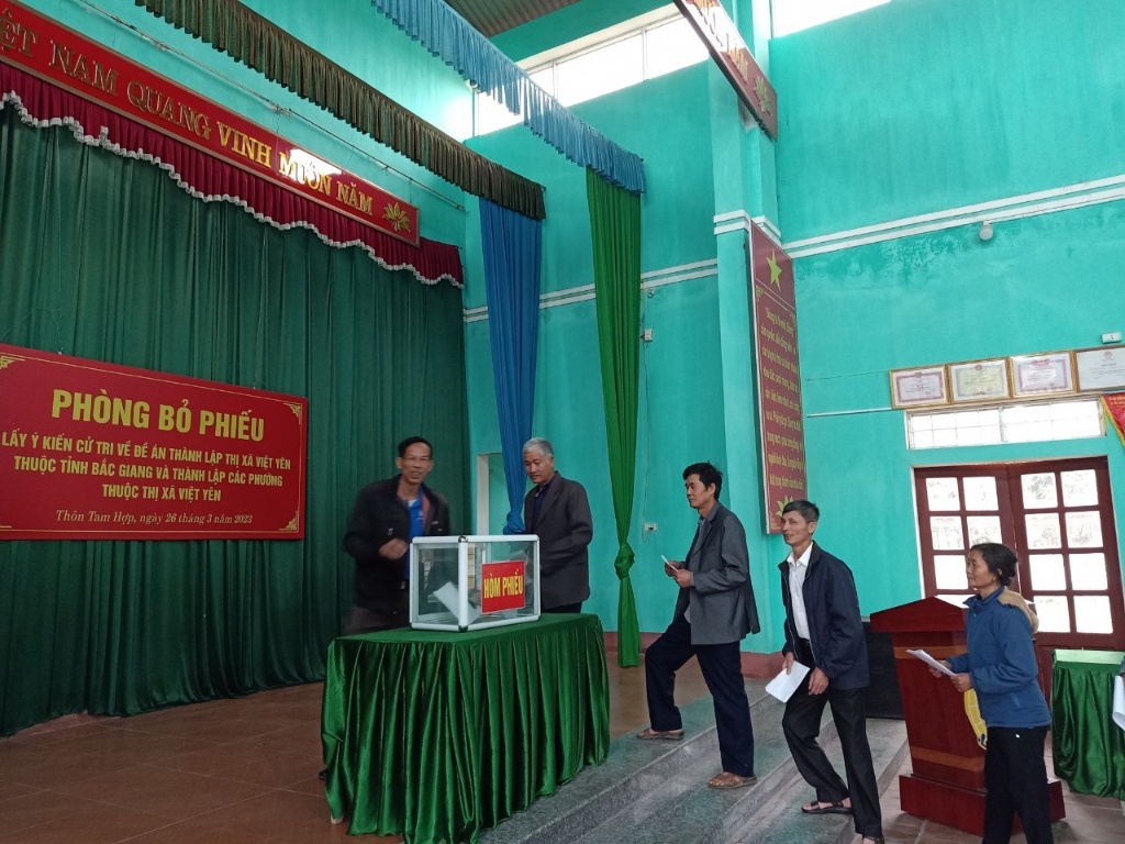 Hương Mai tổ chức lấy phiếu lấy ý kiến cử tri về Đề án thành lập thị xã Việt Yên và các phường...