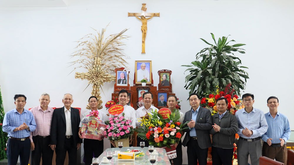 Tỉnh Bắc Giang thăm, chúc mừng các cơ sở tôn giáo nhân dịp Lễ phục sinh năm 2023
