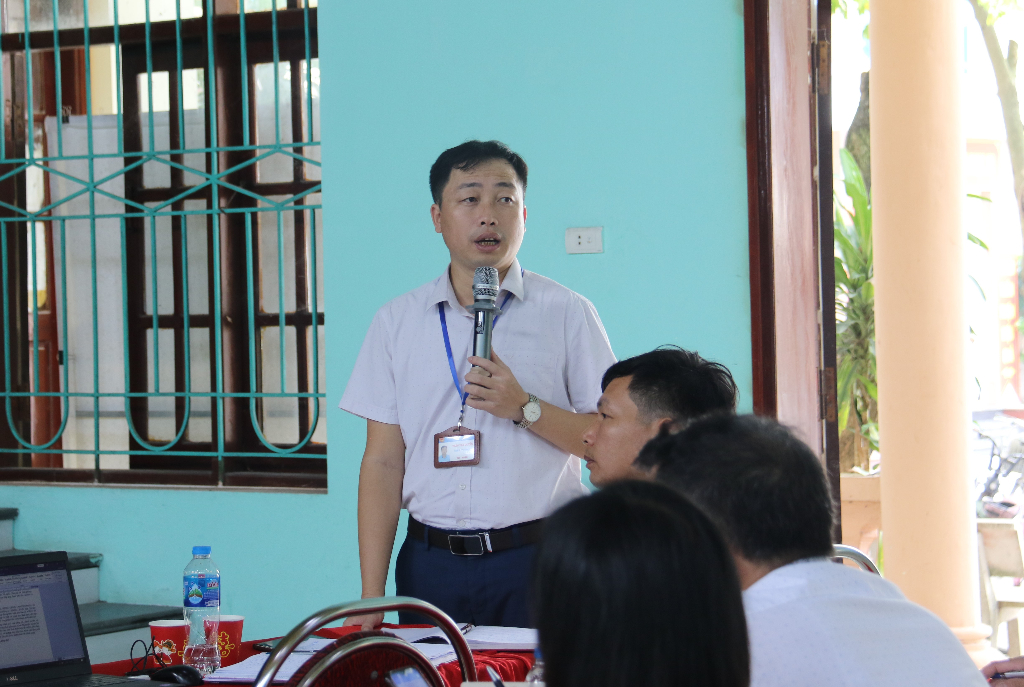 Đại biểu HĐND huyện tiếp dân tại xã Hồng Thái