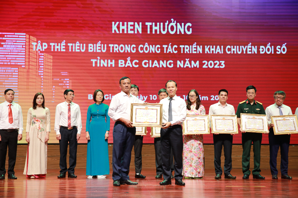 Việt Yên có 03 tập thể được UBND tỉnh Bắc Giang tặng bằng khen vì đã có thành tích xuất sắc trong...