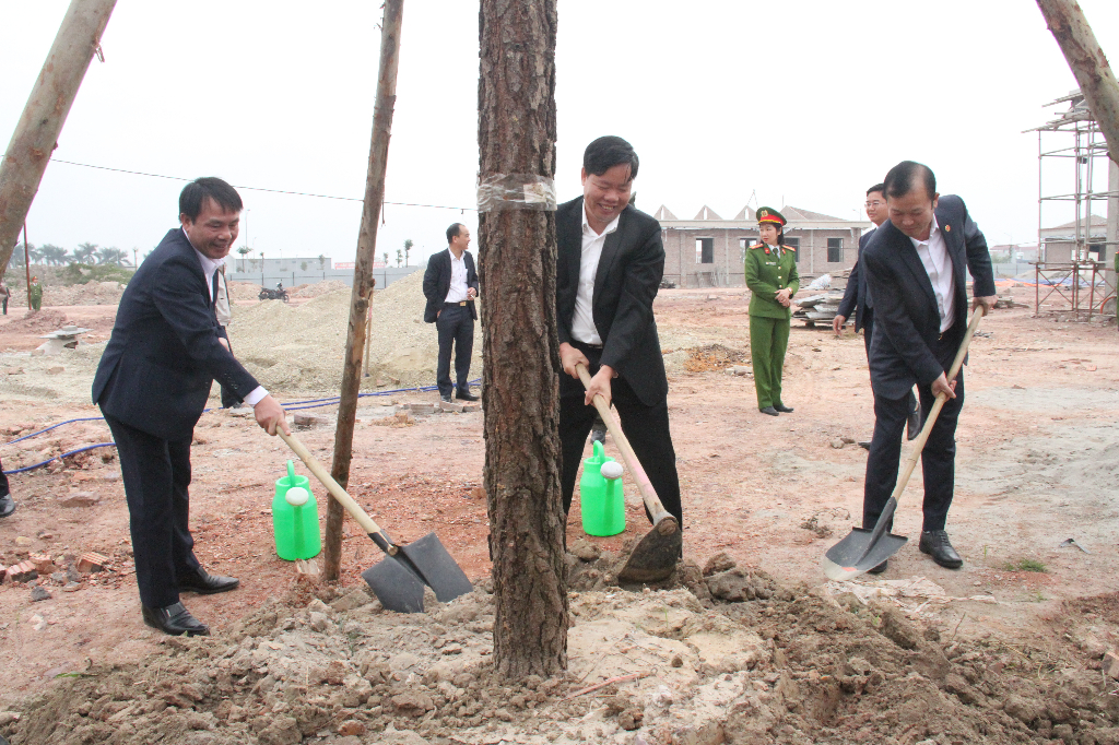 UBND thị xã tổ chức Lễ phát động “Tết trồng cây” Xuân Giáp Thìn năm 2024