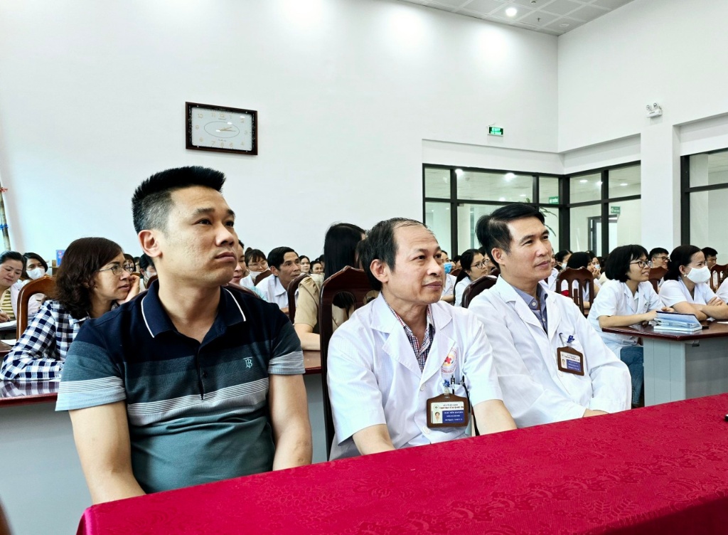 Việt Yên: Tập huấn về giao tiếp, ứng xử, triển khai thực hiện 5S, an toàn người bệnh và phòng...