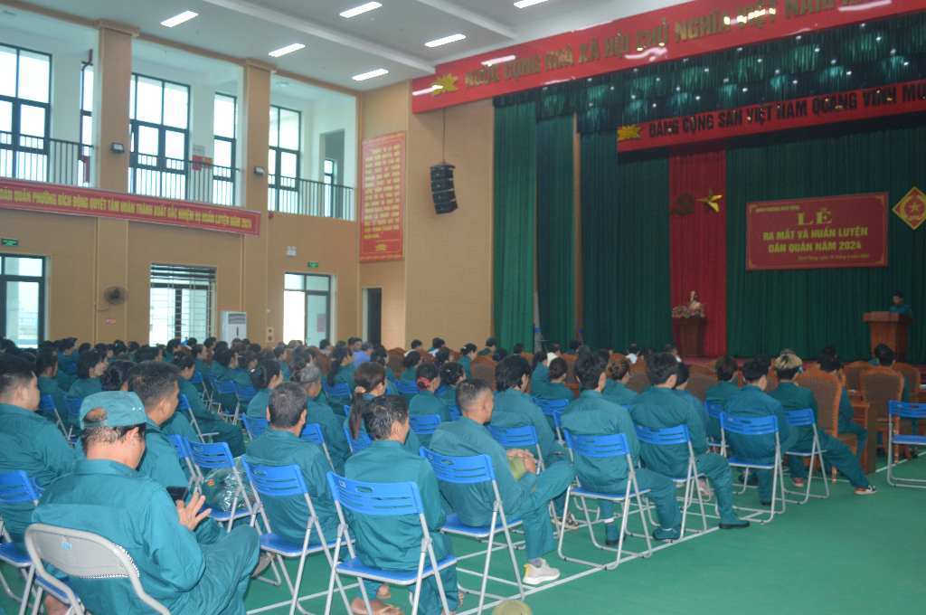 Phường Bích Động tổ chức Lễ ra mắt  và huấn luyện lực lượng dân quân năm 2023|https://vietyen.bacgiang.gov.vn/chi-tiet-tin-tuc/-/asset_publisher/VeCP91o7rg3d/content/phuong-bich-ong-to-chuc-le-ra-mat-va-huan-luyen-luc-luong-dan-quan-nam-2023