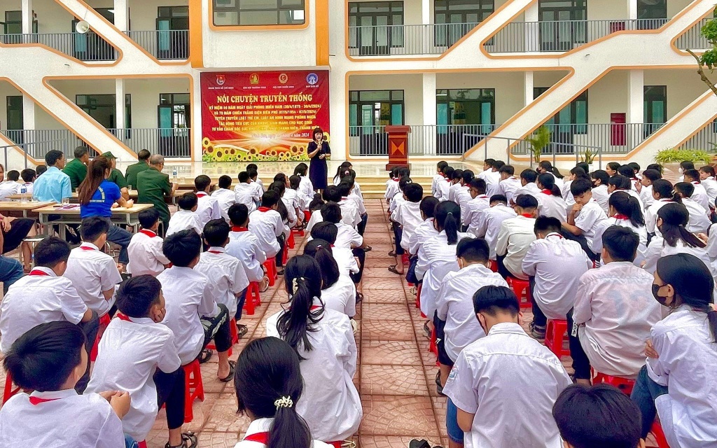 Việt Yên tổ chức đợt cao điểm chiến dịch truyền thông lồng ghép cung cấp dịch vụ CSSKSS/KHHGĐ đợt...