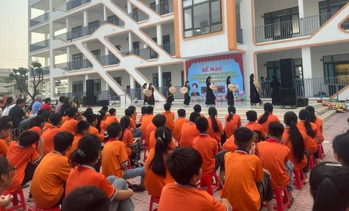 35 em học sinh trường THCS Ninh Sơn được tham gia lớp bồi dưỡng, truyền dạy hát Dân ca Quan họ