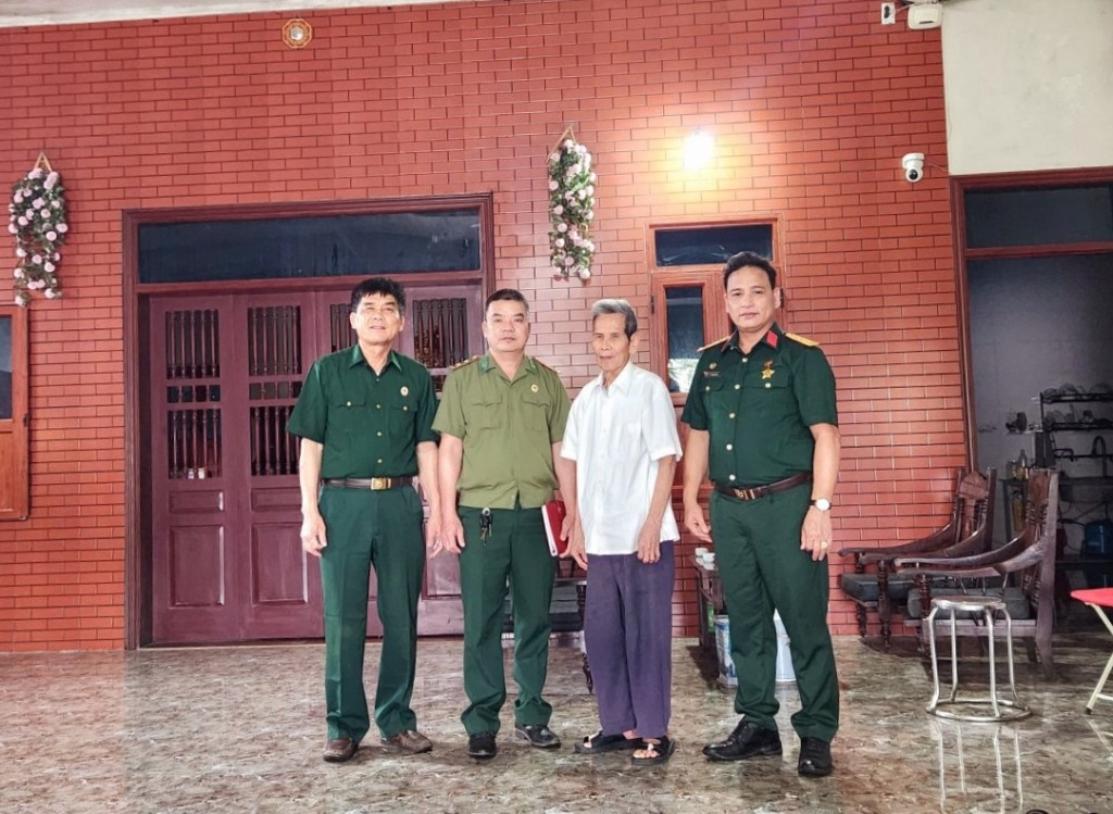 Chủ tịch Hội CCB thăm và tặng quà cho các CCB đã tham gia chiến dịch Điện Biên Phủ|https://vietyen.bacgiang.gov.vn/chi-tiet-tin-tuc/-/asset_publisher/VeCP91o7rg3d/content/chu-tich-hoi-ccb-tham-va-tang-qua-cho-cac-ccb-a-tham-gia-chien-dich-ien-bien-phu