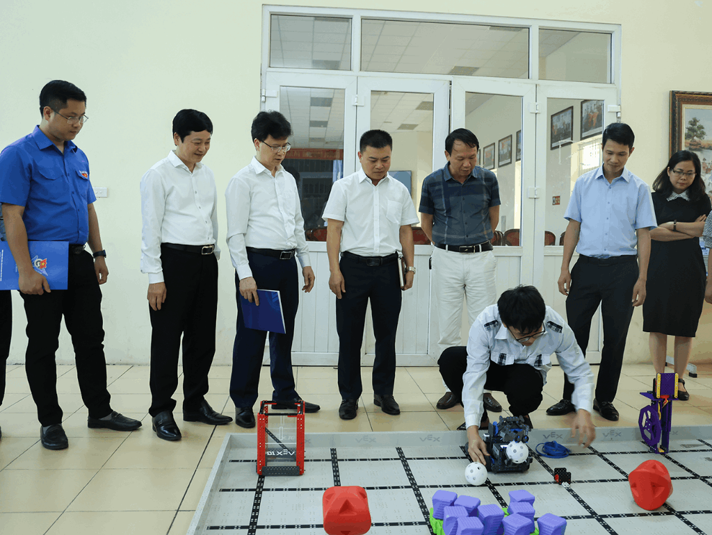 Bac Giang launches 1st Robocon Contest in 2024|https://vietyen.bacgiang.gov.vn/web/chuyen-trang-english/detailed-news/-/asset_publisher/MVQI5B2YMPsk/content/bac-giang-launches-1st-robocon-contest-in-2024