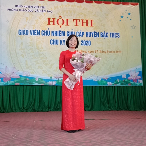 Cô giáo Thân Thị Thu Trang tích cực học tập và làm theo tấm gương đạo đức Hồ Chí Minh
