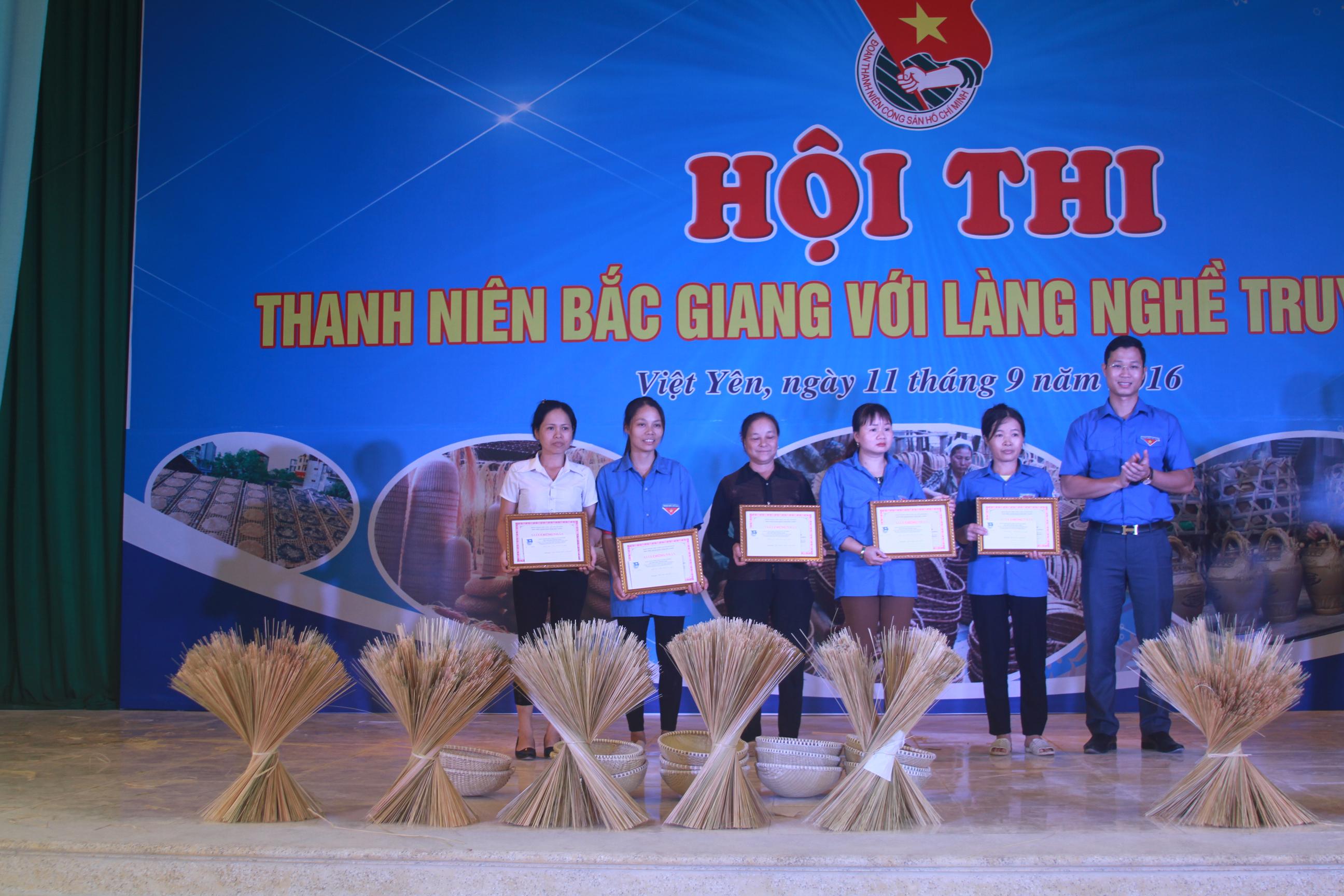 Hội thi thanh niên Bắc Giang với làng nghề truyền thống tại xã Tăng Tiến