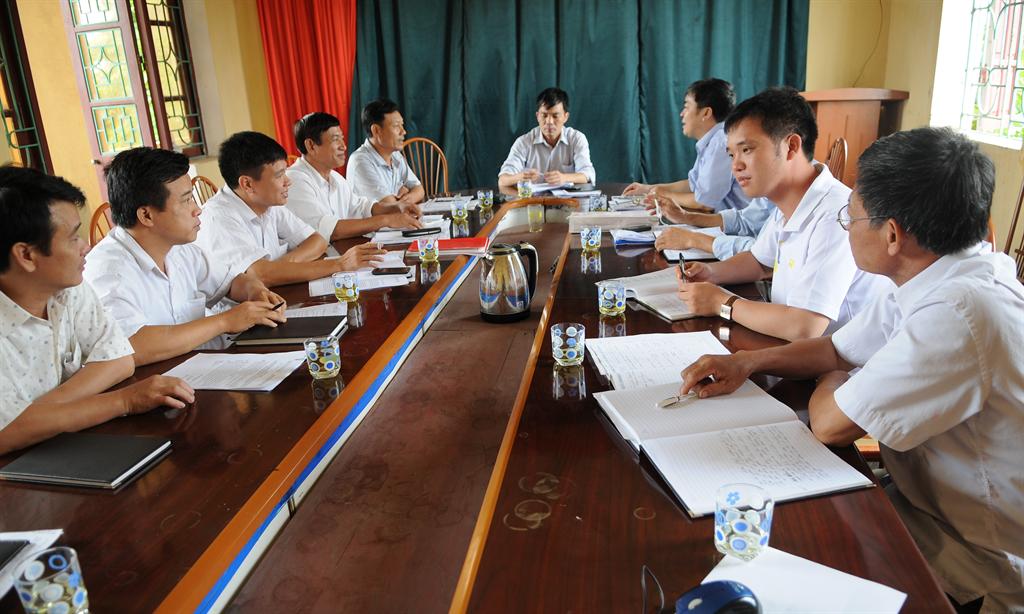 Việt Yên: Ban tuyên giáo Huyện ủy kiểm tra việc thực hiện học tập và làm theo tấm gương đạo đức...