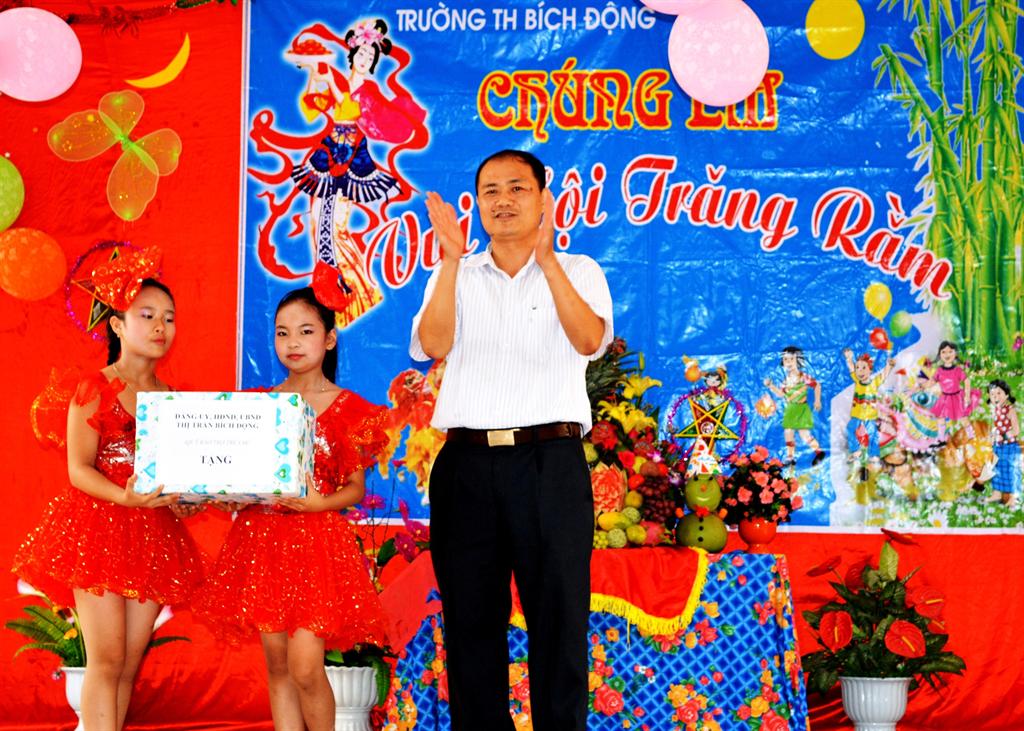 Việt Yên: Tết Trung thu ở Trường Tiểu học thị trấn Bích Động