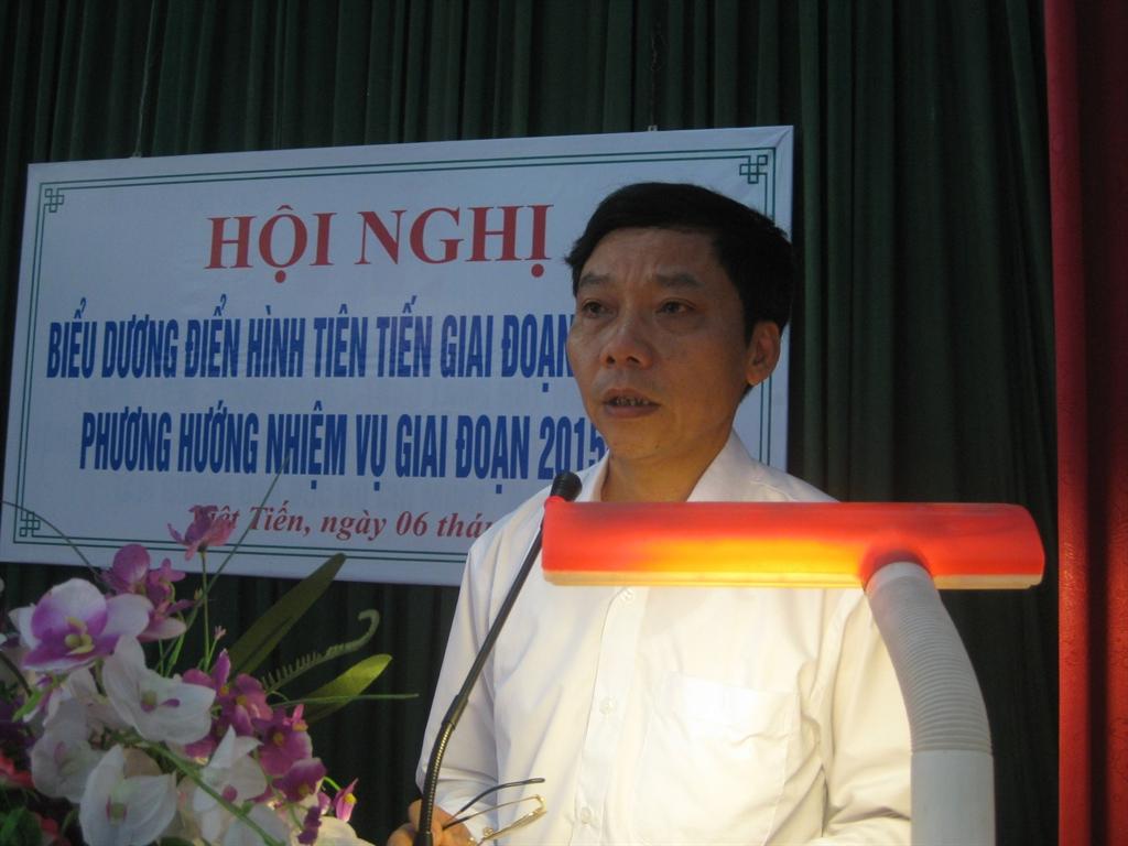 Việt Yên: Hội nghị biểu dương điển hình tiên tiến giai đoạn 2010- 2015 tại xã Việt Tiến