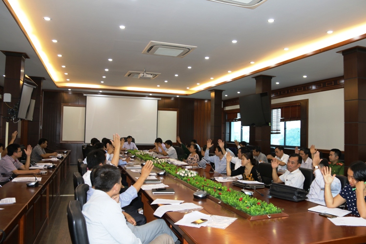 UBND huyện: Tổ chức hội nghị lấy ý kiến về kết quả xây dựng nông thôn mới xã Vân Trung